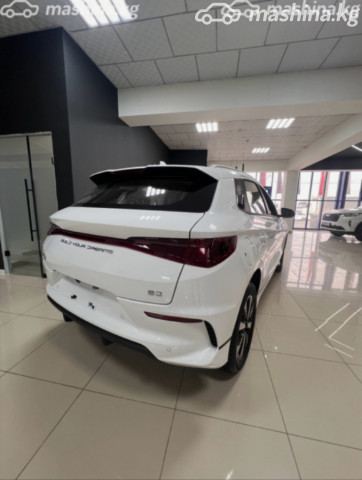 BYD E2